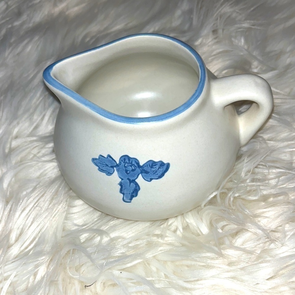 Pfaltzgraff YORKTOWN Gravy Boat Pitcher Blue Floral Transferware